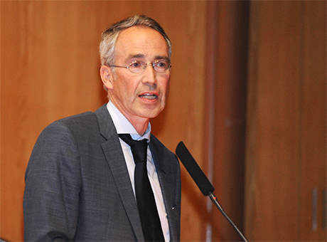 Cord Aschenbrenner dankte der Jury für den Ehrenpreis des Georg Dehio-Buchpreises