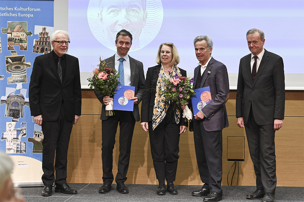  Georg Dehio-Buchpreisträger 2022: Michael Zeller (links) und Vasco Kretschmann (rechts). Foto:&nbsp;©&nbsp;Deutsches&nbsp;Kulturforum&nbsp;östliches&nbsp;Europa,&nbsp;2022&nbsp;•&nbsp;Anke&nbsp;Illing