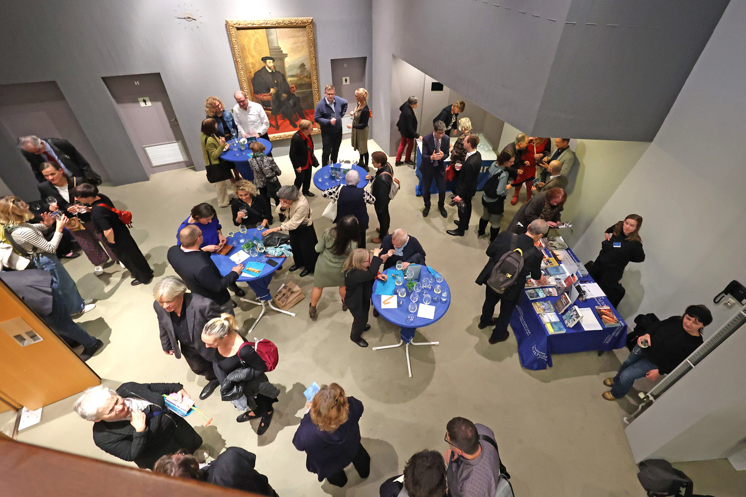 Empfang im Anschluss an die Verleihung des Georg Dehio-Buchpreises 2024 im Foyer des Simón-Bolívar-Saal ein. Foto: © Deutsches Kulturforum östliches Europa, 2024 • Markus Nowak Empfang im Anschluss an die Verleihung des Georg Dehio-Buchpreises 2024 im Foyer des Simón-Bolívar-Saal ein. Foto: © Deutsches Kulturforum östliches Europa, 2024 • Markus Nowak