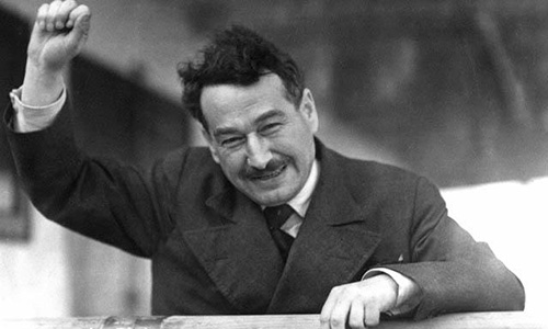 Als Kisch 1934 einen Antikriegskongress in Australien besuchen wollte, ließ man ihn zunächst nicht von Bord gehen. Schließlich sprang er von der sechs Meter hohen Reling. © Sam Hood/Wikipedia